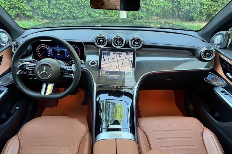 Used Mercedes-Benz GLC 2023 Facelift GLC 260 L 4MATIC Dynamic Version 5 Seats Interior 2