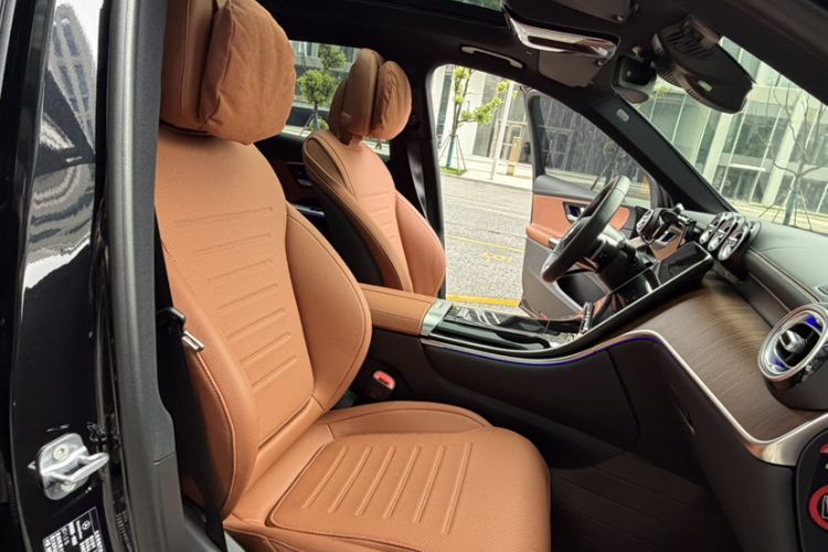 Used Mercedes-Benz GLC 2023 GLC 300 L 4MATIC Dynamic Edition 5-seater Interior 2