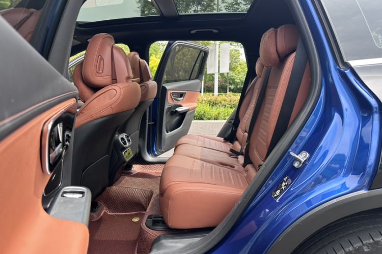 Used Mercedes-Benz GLC 2023 GLC 260 L 4MATIC Dynamic Edition 7-seater Interior 3