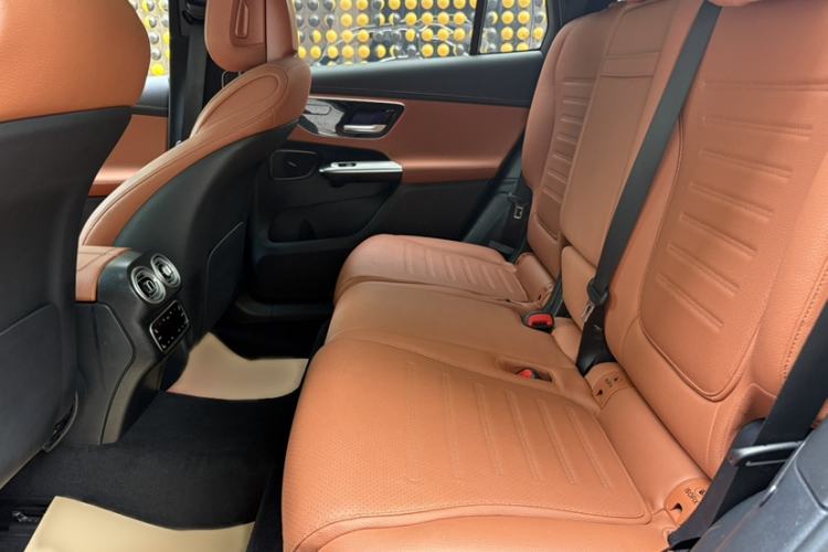 Used Mercedes-Benz GLC 2023 Facelift GLC 260 L 4MATIC Luxury Version 7-Seater Interior 3