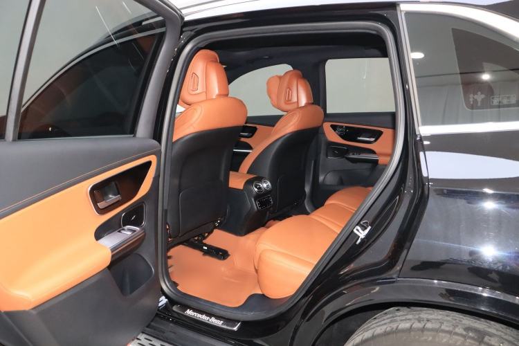 Used Mercedes-Benz GLC 2023 GLC 300 L 4MATIC Dynamic Edition 5-seater Interior 3
