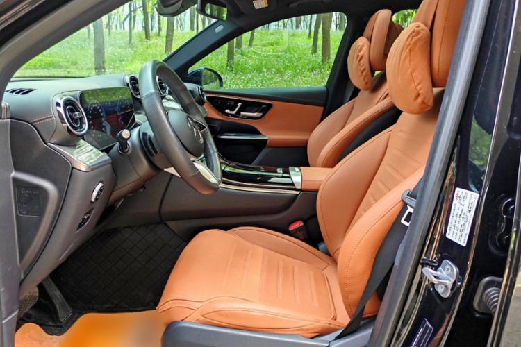 Used Mercedes-Benz GLC 2023 GLC 260 L 4MATIC Dynamic Edition 7-seater Interior 3