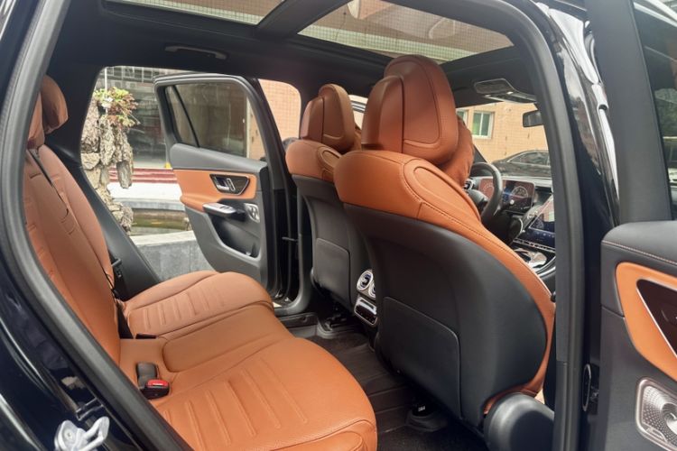 Used Mercedes-Benz GLC 2023 Facelifted GLC 300 L 4MATIC Luxury Version 5 Seats Interior 3