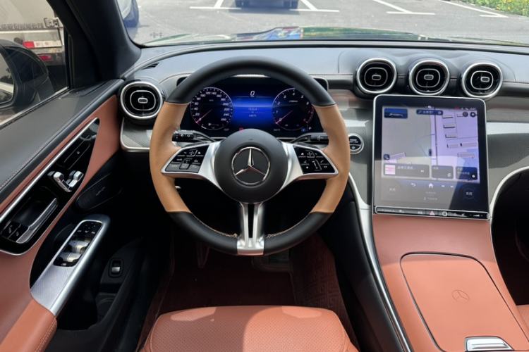 Used Mercedes-Benz GLC 2023 GLC 260 L 4MATIC Dynamic Edition 7-seater Interior 4