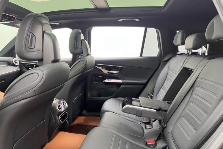 Used Mercedes-Benz GLC 2023 GLC 300 L 4MATIC Dynamic Edition 5-seater Interior 4