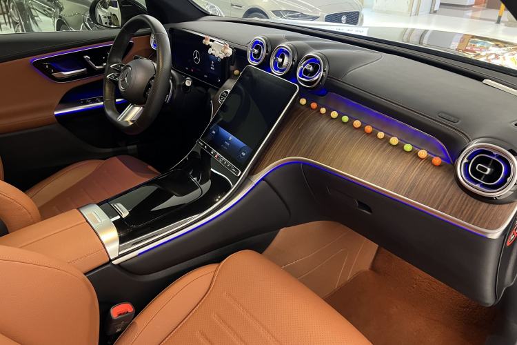 Used Mercedes-Benz GLC 2023 Refreshed GLC 300 L 4MATIC Dynamic Edition 5 Seats Interior 4