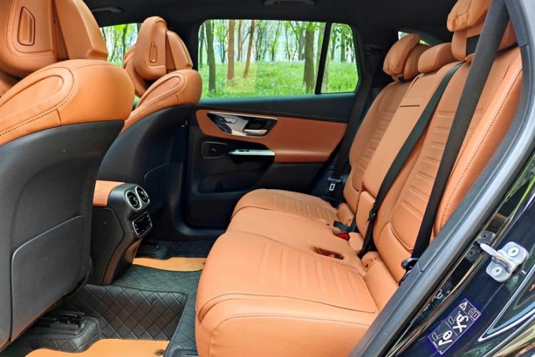 Used Mercedes-Benz GLC 2023 GLC 260 L 4MATIC Dynamic Edition 7-seater Interior 4