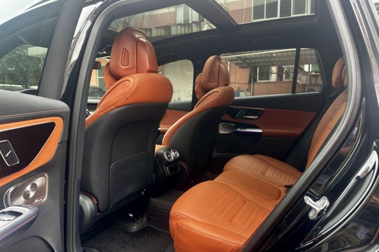 Used Mercedes-Benz GLC 2023 Facelifted GLC 300 L 4MATIC Luxury Version 5 Seats Interior 4