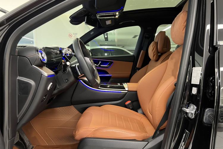 Used Mercedes-Benz GLC 2023 Refreshed GLC 300 L 4MATIC Dynamic Edition 5 Seats Interior 8