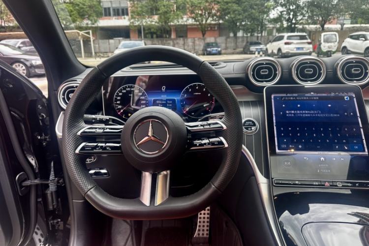 Used Mercedes-Benz GLC 2023 Facelifted GLC 300 L 4MATIC Luxury Version 5 Seats Interior 8