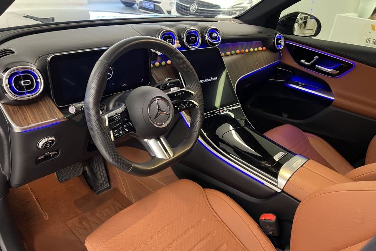 Used Mercedes-Benz GLC 2023 Refreshed GLC 300 L 4MATIC Dynamic Edition 5 Seats Interior 9