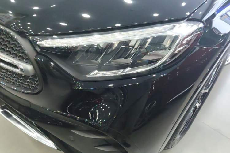 Used Mercedes-Benz GLC 2023 Facelift GLC 260 L 4MATIC Luxury Version 5 Seats Left Front Headlight