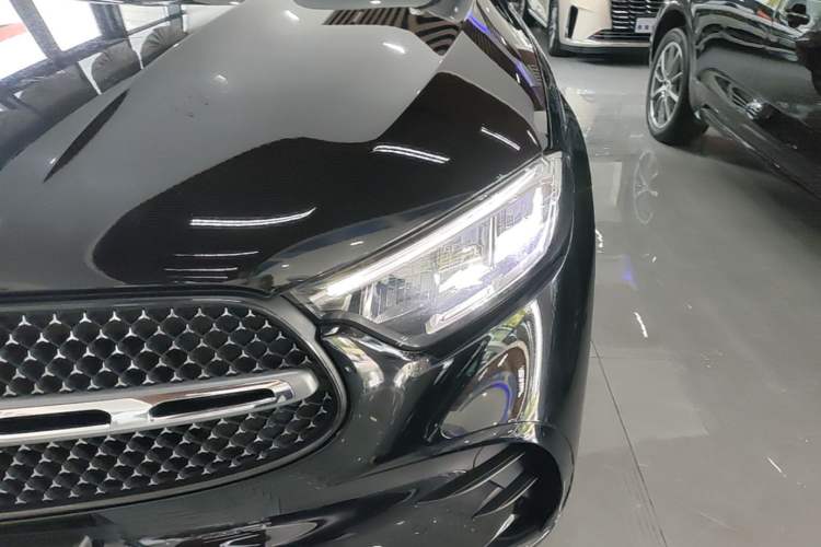 Used Mercedes-Benz GLC 2023 Facelift GLC 260 L 4MATIC Luxury Version 5 Seats Left Front Headlight