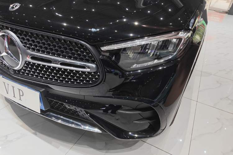 Used Mercedes-Benz GLC 2023 Facelift GLC 260 L 4MATIC Luxury Version 5 Seats Left Front Headlight