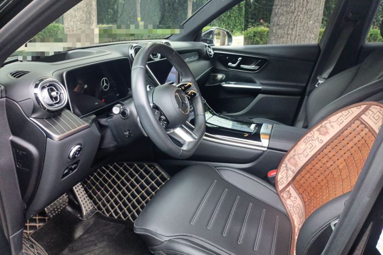 Used Mercedes-Benz GLC 2023 Facelifted GLC 300 L 4MATIC Luxury Version 5 Seats Left Front Seat