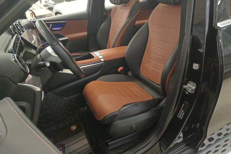 Used Mercedes-Benz GLC 2023 GLC 260 L 4MATIC Dynamic Edition 7-seater Left Front Seat