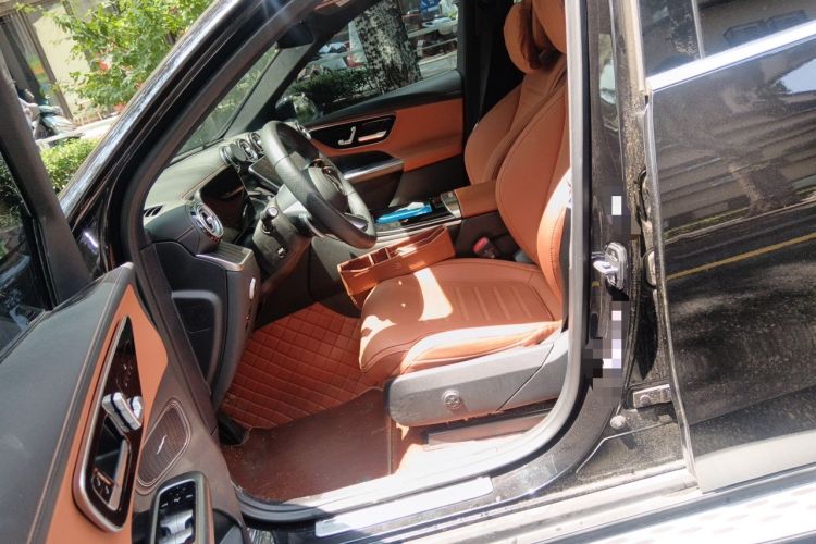 Used Mercedes-Benz GLC 2023 Facelift GLC 260 L 4MATIC Luxury Version 5 Seats Left Front Seat