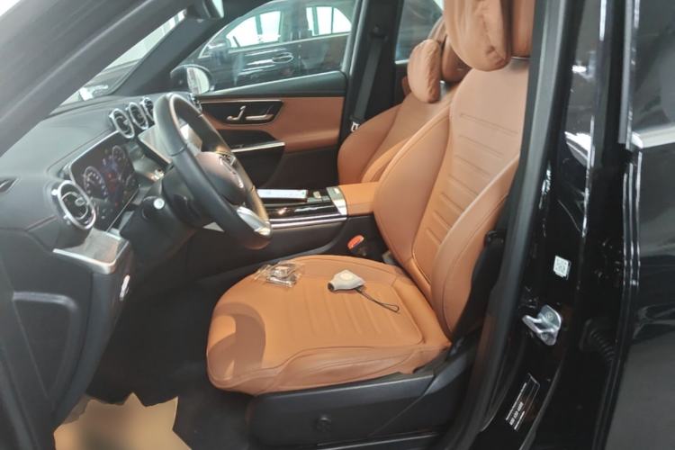 Used Mercedes-Benz GLC 2023 Facelift GLC 260 L 4MATIC Dynamic Version 5 Seats Left Front Seat