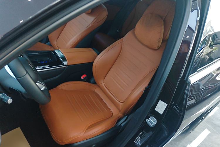 Used Mercedes-Benz GLC 2023 GLC 260 L 4MATIC Dynamic Edition 5-seater Left Front Seat