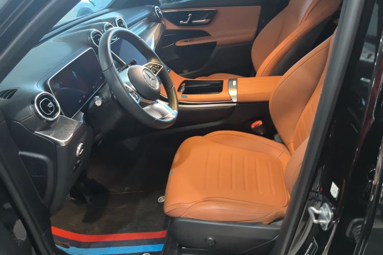 Used Mercedes-Benz GLC 2023 Facelift GLC 260 L 4MATIC Dynamic Version 5 Seats Left Front Seat