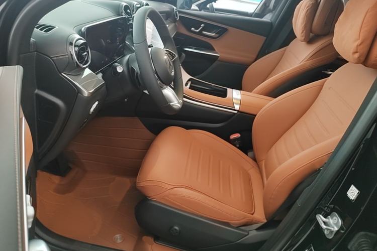 Used Mercedes-Benz GLC 2023 Facelift GLC 260 L 4MATIC Dynamic Version 5 Seats Left Front Seat