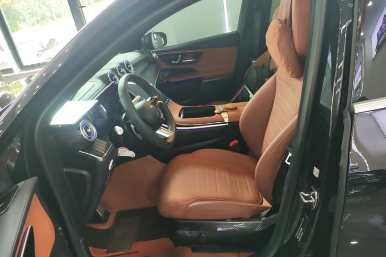 Used Mercedes-Benz GLC 2023 Refreshed GLC 300 L 4MATIC Luxury Version 7 Seats Left Front Seat