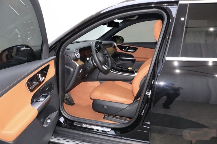 Used Mercedes-Benz GLC 2023 GLC 300 L 4MATIC Dynamic Edition 5-seater Left Front Seat