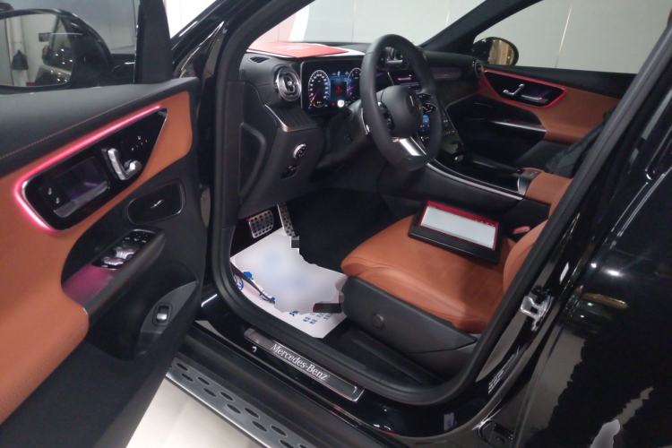 Used Mercedes-Benz GLC 2023 Refreshed GLC 300 L 4MATIC Dynamic Edition 5 Seats Left Front Seat