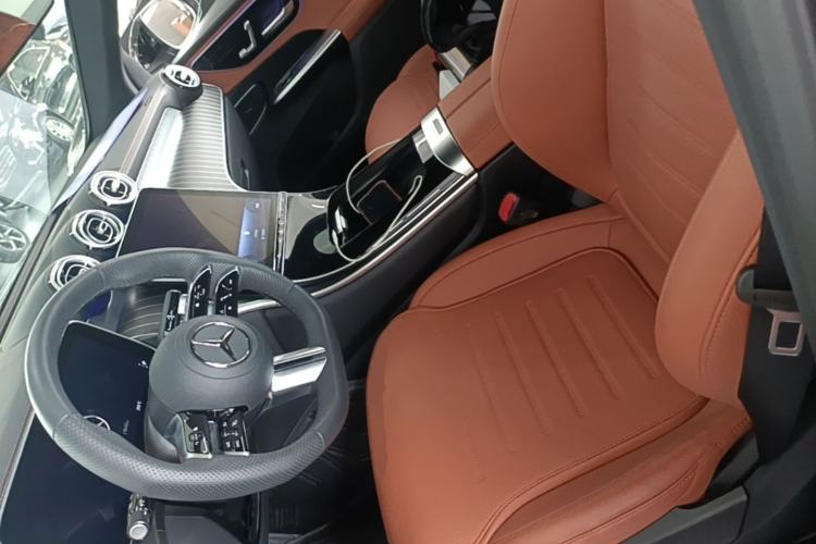 Used Mercedes-Benz GLC 2023 Refreshed GLC 300 L 4MATIC Dynamic Edition 5 Seats Left Front Seat
