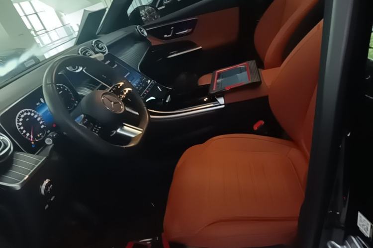 Used Mercedes-Benz GLC 2023 Refreshed GLC 300 L 4MATIC Dynamic Edition 5 Seats Left Front Seat