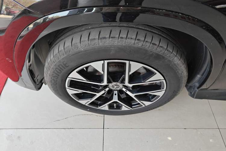 Used Mercedes-Benz GLC 2023 GLC 260 L 4MATIC Luxury Model 5 Seats Left Front Wheel Hub