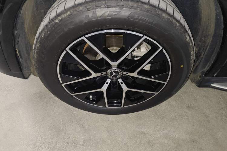 Used Mercedes-Benz GLC 2023 GLC 260 L 4MATIC Luxury 7-Seater Left Front Wheel Hub