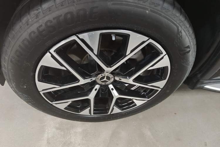 Used Mercedes-Benz GLC 2023 Facelift GLC 260 L 4MATIC Dynamic Version 5 Seats Left Front Wheel Hub