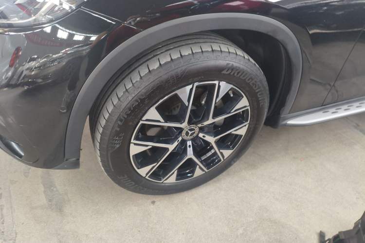 Used Mercedes-Benz GLC 2023 GLC 260 L 4MATIC Dynamic Edition 5-seater Left Front Wheel Hub