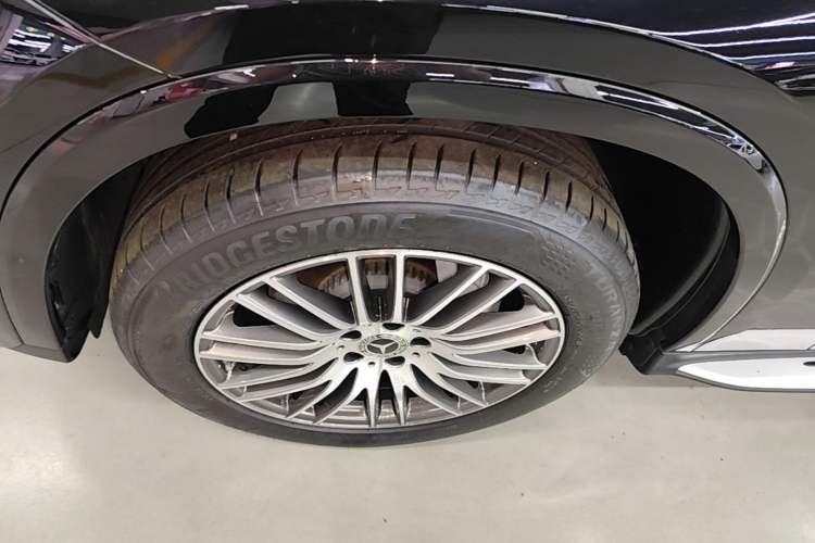 Used Mercedes-Benz GLC 2023 GLC 300 L 4MATIC Dynamic 7-Seater Left Front Wheel Hub