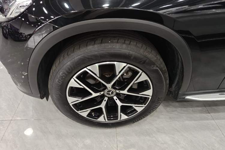 Used Mercedes-Benz GLC 2023 Facelift GLC 260 L 4MATIC Dynamic Version 5 Seats Left Front Wheel Hub