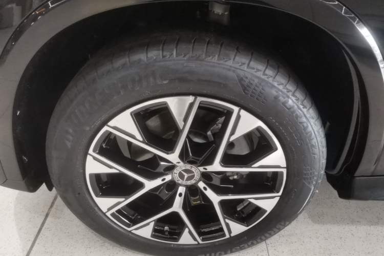 Used Mercedes-Benz GLC 2023 GLC 260 L 4MATIC Luxury Model 5 Seats Left Front Wheel Hub
