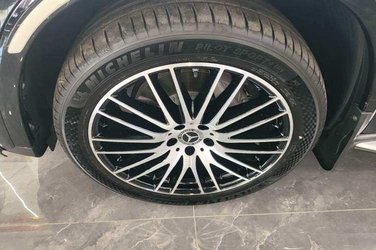 Used Mercedes-Benz GLC 2023 Refreshed GLC 300 L 4MATIC Luxury Version 7 Seats Left Front Wheel Hub