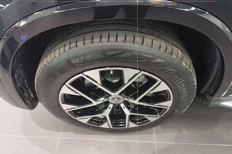Used Mercedes-Benz GLC 2023 GLC 260 L 4MATIC Luxury Model 5 Seats Left Front Wheel Hub