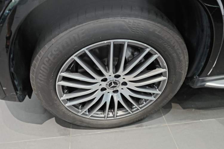 Used Mercedes-Benz GLC 2023 Refreshed GLC 300 L 4MATIC Dynamic Version 7-Seater Left Front Wheel Hub