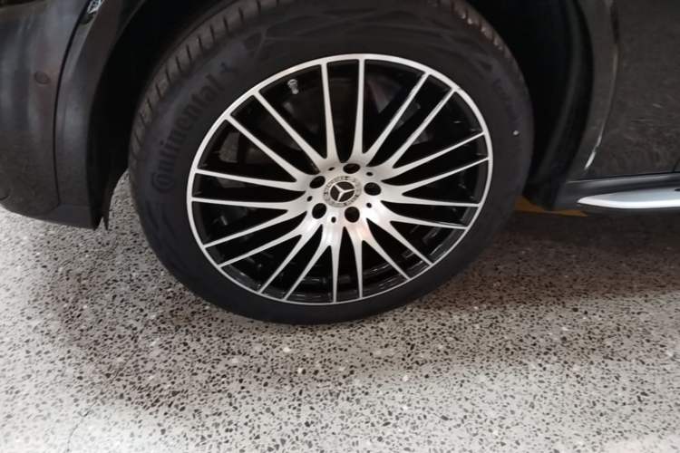 Used Mercedes-Benz GLC 2023 Refreshed GLC 300 L 4MATIC Luxury Version 7 Seats Left Front Wheel Hub