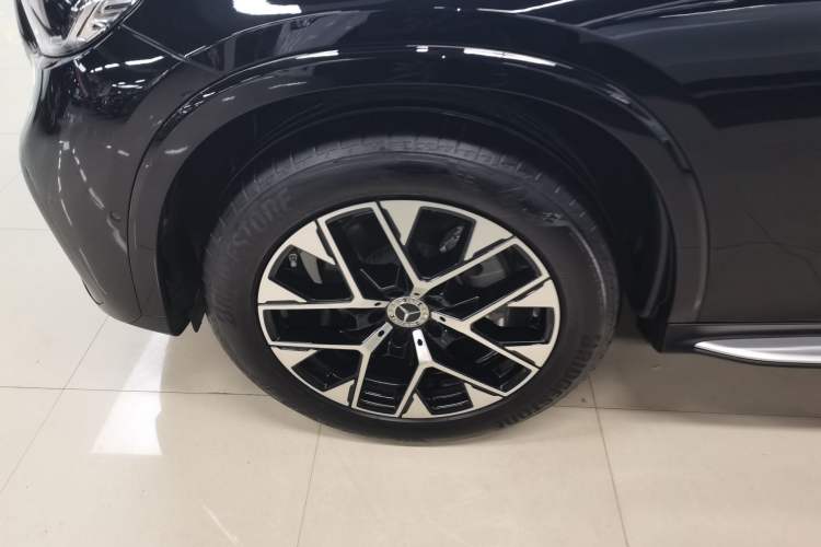 Used Mercedes-Benz GLC 2023 Facelift GLC 260 L 4MATIC Luxury Version 7-Seater Left Front Wheel Hub