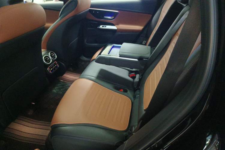 Used Mercedes-Benz GLC 2023 GLC 260 L 4MATIC Dynamic Edition 7-seater Left Rear Seat