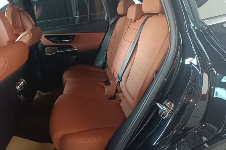 Used Mercedes-Benz GLC 2023 Facelift GLC 260 L 4MATIC Luxury Version 5 Seats Left Rear Seat