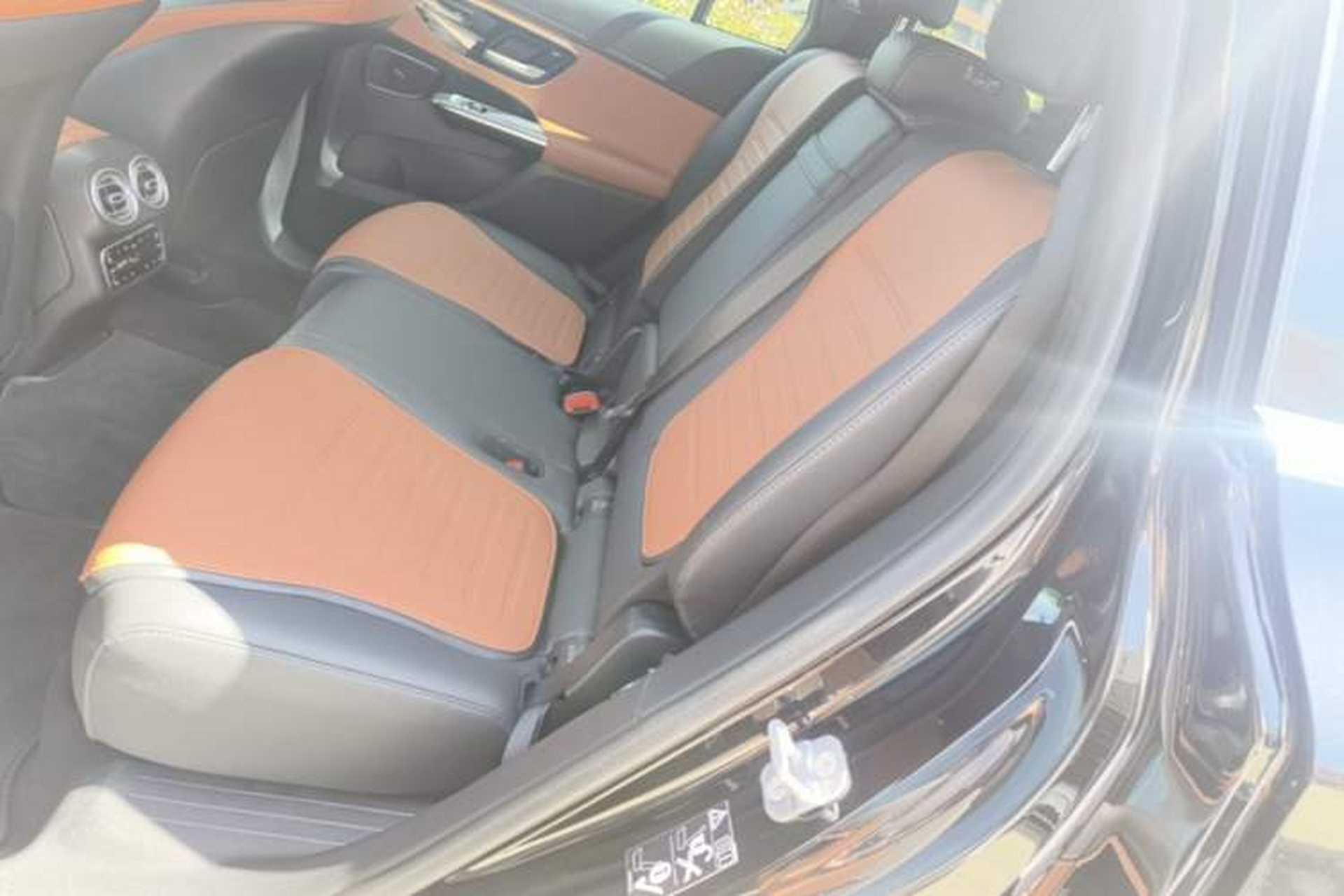 Used Mercedes-Benz GLC 2023 Refreshed GLC 300 L 4MATIC Dynamic Version 7-Seater Left Rear Seat