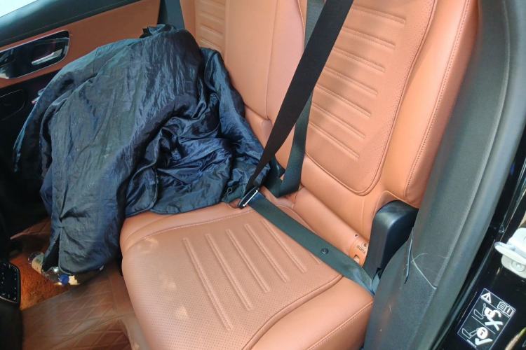 Used Mercedes-Benz GLC 2023 Refreshed GLC 300 L 4MATIC Dynamic Version 7-Seater Left Rear Seat