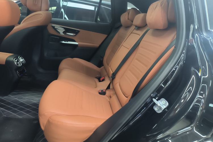 Used Mercedes-Benz GLC 2023 Facelift GLC 260 L 4MATIC Luxury Version 5 Seats Left Rear Seat
