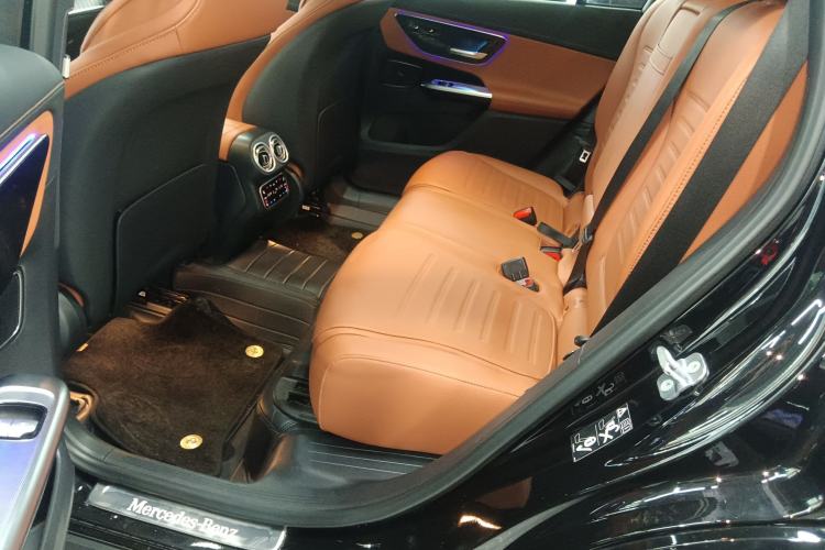Used Mercedes-Benz GLC 2023 Facelift GLC 260 L 4MATIC Luxury Version 7-Seater Left Rear Seat