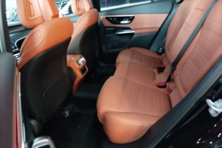 Used Mercedes-Benz GLC 2023 Refreshed GLC 300 L 4MATIC Dynamic Edition 5 Seats Left Rear Seat