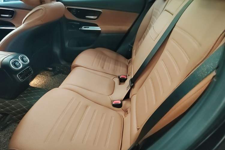 Used Mercedes-Benz GLC 2023 GLC 300 L 4MATIC Dynamic Edition 5-seater Left Rear Seat